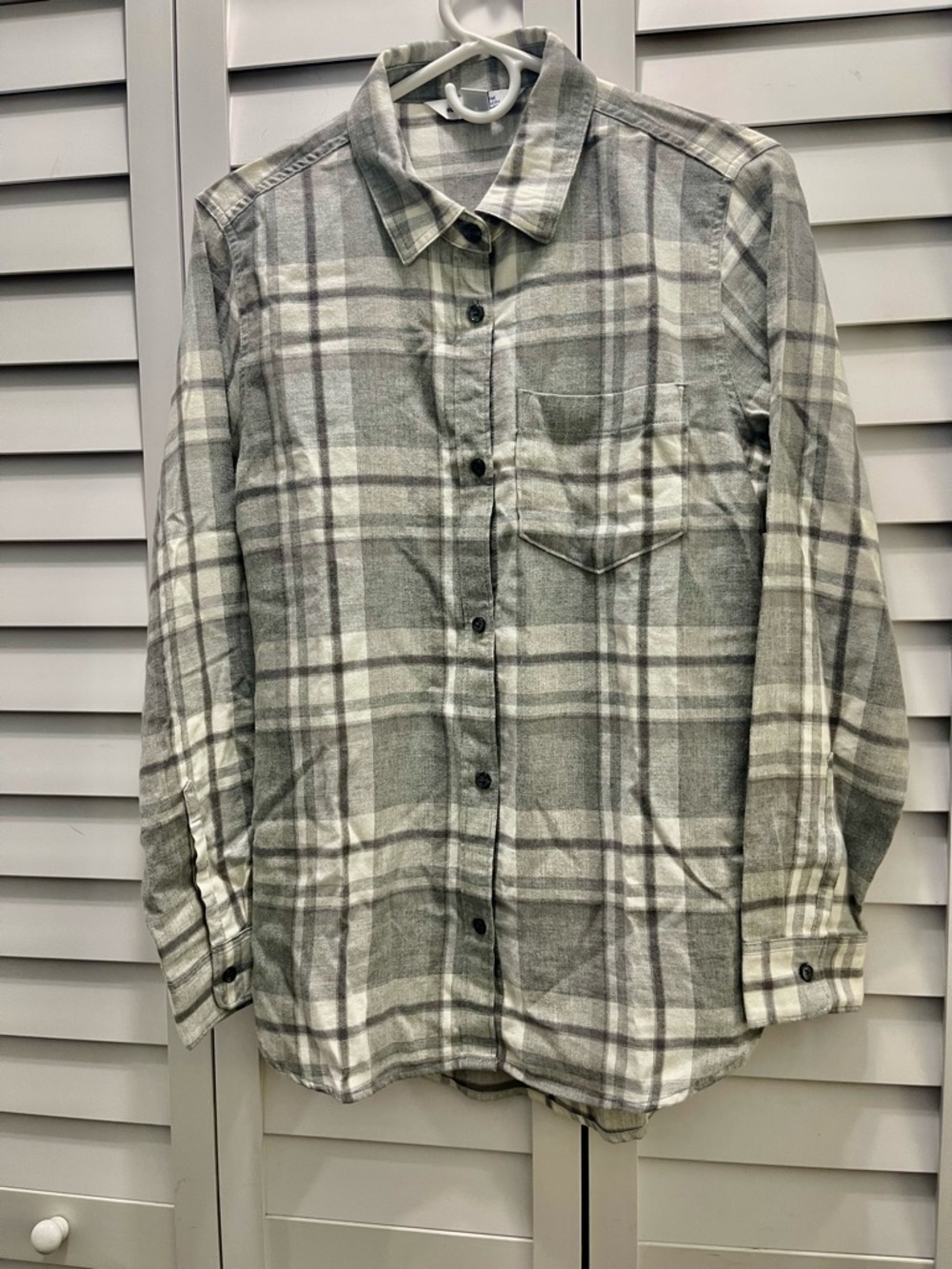 Old Navy Gray and White Classic Plaid Button-Down Shirt Size M